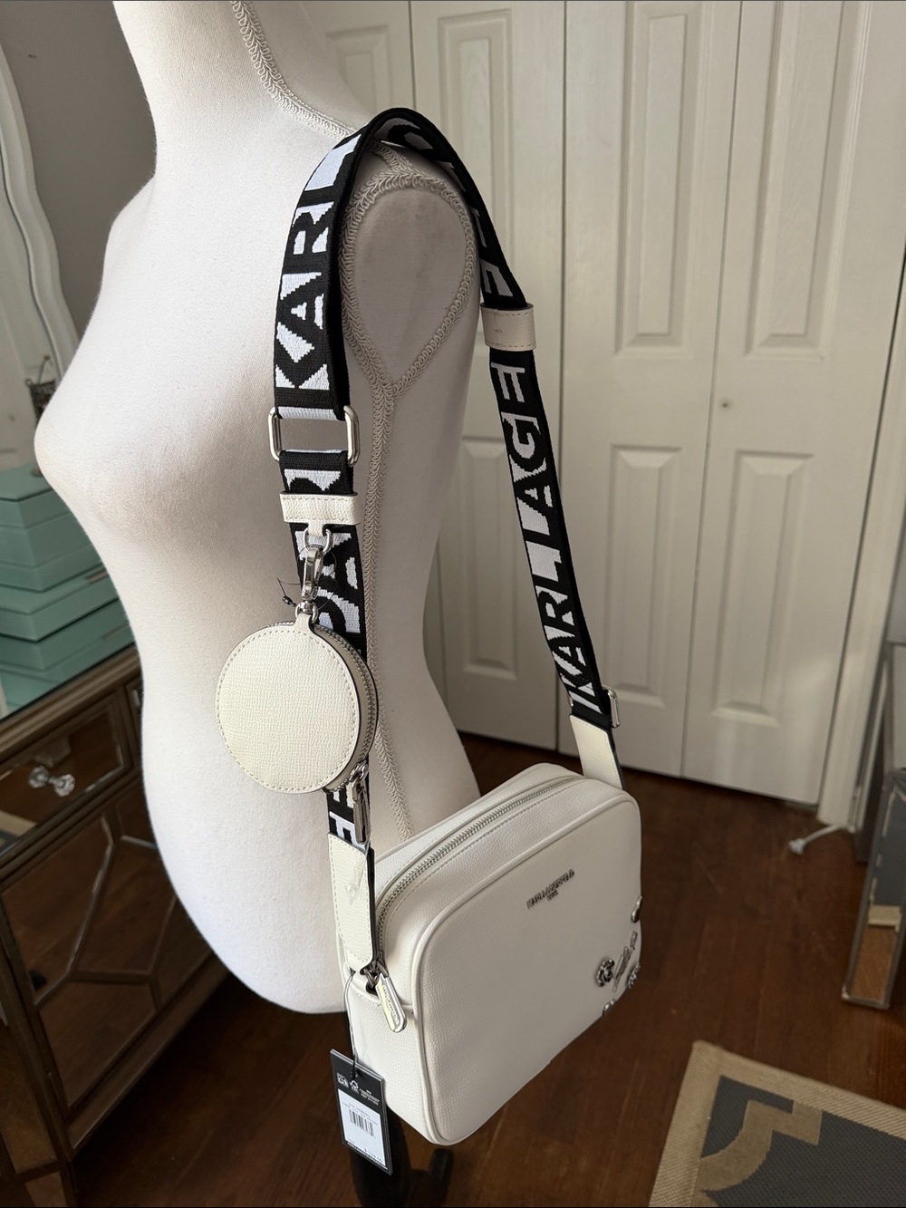 Karl Lagerfeld White Pebbled Crossbody Shoulder Bag w/ Iconic Logo Strap & Pouch - Picture 4 of 13